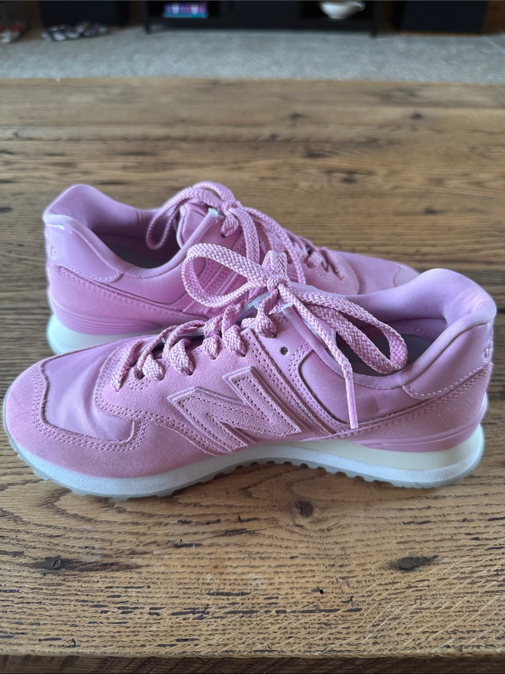 New Balance Women's Pink Lace-Up Retro Runner Sneakers